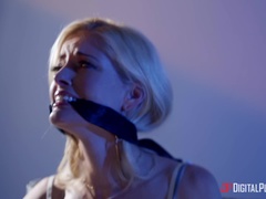 Спальня, Блондинки, Минет, Член, Сперма на лице, Пальцем, Короткая стрижка, Тату