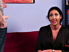 Grote lul, Brits, Dominante vrouw, Hakken, Ondergoed, Moeder die ik wil neuken, Verleid, Bekijker