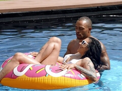 Grote mammen, Pijpbeurt, Lul, Interraciaal, Buiten, Biljart, Shemale, Nat