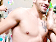 Blonde, En levrette, Groupe, Embrassement, Seins naturels, Fête, Petite femme, Adolescente