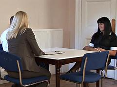 In den arsch, Tussi, Grosser schwanz, Blondine, Braunhaarige, Spermaladung, Europäisch, Hardcore