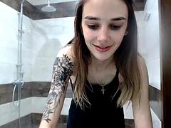 Enthousiasteling, Grote mammen, Russisch, Douche, Mager, Alleen, Tieten likken