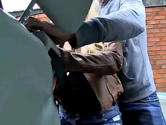 Amateur, Rondelette, Fétiche, Doigter, De plein air, Public, Rasée, Tatouage