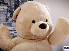 Blonde, Domination, Face assise, Hard, Lesbienne, Chatte, Rasée, Nénés