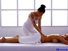 Чешки, Поцелуи, Лизание, Массаж, Масло, Киски, Тату, Влажная