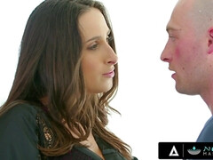 Большая жопа, Большие сиськи, Бондаж, Глубокая глотка, Грязь, Ласковые ручки, Массаж, Душ