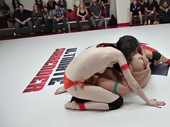デカパイ, 黒人, 黒人, レズビアン, 淫乱熟女, 乳首, 公共, タトゥー