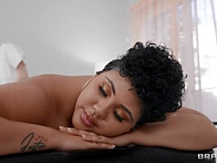 Толстушки, Большая жопа, Большой член, Большие сиськи, Минет, Брюнетки, Массаж, Короткая стрижка