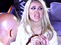 Anal, Gros cul, Grosse bite, Gros seins, Blonde, Sucer une bite, En levrette, Mère que j'aimerais baiser