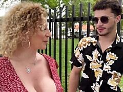 Grosse titten, Hd, Milf, Tätowierung