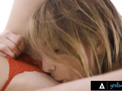 Tetona, Lesbiana, Masturbación, Tetas naturales, Bragas, Coño, Adolescente, Tetas