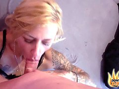 Blondine, Blasen, Spermaladung, Kehlenfick, Reif, Milf, Mutti, Schreiend
