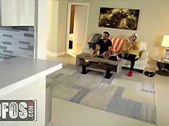 Брюнетки, Постарше, Пальцем, Лесбиянка, Милф, Мамочка, Натуральные сиськи, Молоденькие