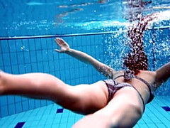 女, フェティッシュ, Hd, 小柄, プール, ロシア人, ティーン, 水中
