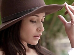 Enthousiasteling, Grote kont, Vingeren, Masturbatie, Moeder die ik wil neuken, Buiten, Alleen, Strippen