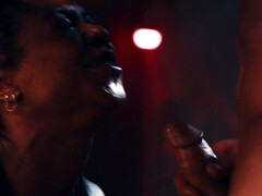 Schwarz, Blasen, Braunhaarige, Schwanz, Würgen, Handjob, Interrassisch, Flotter dreier