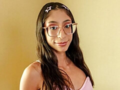 Grote mammen, Bruinharig, Seksspeelgoed, Vingeren, Harig, Masturbatie, Alleen, Strippen