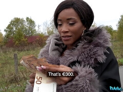 Black MILF Kiki Minaj Banged Outside