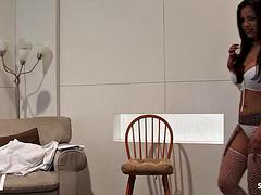 69, ブロンド, 医者, ドイツ人, レズビアン, 下着, 淫乱熟女, 穴開きパンティ