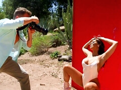 Model gave younger photographer a hint she wanted to get fucked