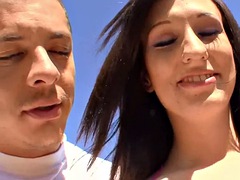 Grosser schwanz, Bikini, Blasen, Braunhaarige, Auto, Hardcore, Im freien