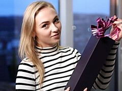 18, 素人, ディルド, 指いじり, ガリガリ, 一人, ストリッピング, ティーン