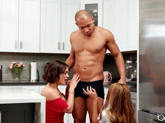 Kont, Grote lul, Zwart, Interraciaal, Masturbatie, Moeder die ik wil neuken, Tiener, Trio