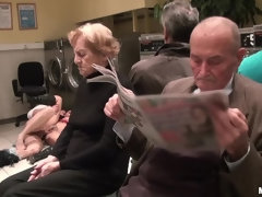 Leie, Arsch, Grosse titten, Fingern, Piercing, Muschi, Kurzes haar, Hintern versohlen