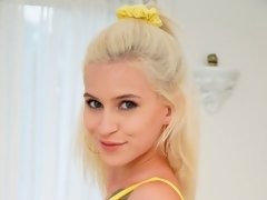 Sperma im mund, Handjob, Lecken, Höschen, Rasiert, Dürr, Tätowierung, Jungendliche (18+)