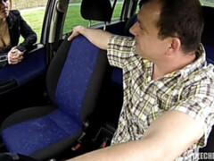 Grosser arsch, Blasen, Braunhaarige, Auto, Milf, Im freien, Strümpfe, Hure