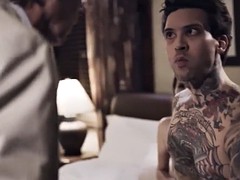 Morena, Abuelita, Sexo duro, Tatuaje, Trio