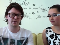 Mamada, Morena, Corridas, Corridas faciales, Gafas, Pov, Realidad, Tatuaje