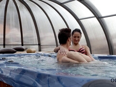 18 ans, Brunette brune, Couple, Tchèque, Européenne, Hd, Piscine, Adolescente