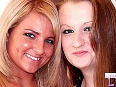 デカ尻, ブロンド, 大学生, ディルド, キス, レズビアン, 魅力的, おもちゃ