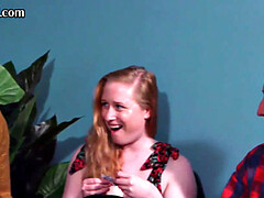 Leie, Britisch, Hundestellung, Weibliche domination, Handjob, Absätze, Lingerie, Jungendliche (18+)