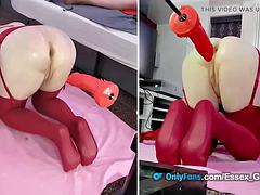 Anal orgasms on the fucking machine with British MILF Lisa Essex