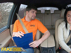 Минет, Брюнетки, В машине, Европейки, Сперма на лице, На публике, Реалити, Сиськи