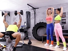 Kont, Grote mammen, Pijpbeurt, Diep in de keel, Lul, Sportzaal, Hd, Spuiten