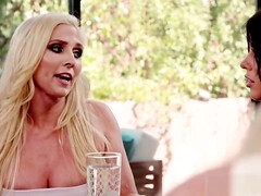 Beauté, Plantureuse, Mignonne, Hd, Lesbienne, Adolescente, Plan cul à trois, Nénés