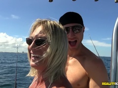 Nana, Bikini, Sucer une bite, Branlette thaïlandaise, Masturbation, Mère que j'aimerais baiser, Réalité, Rasée