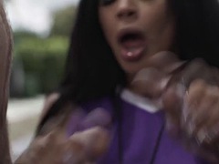 A trans basketball referee analyzed by the players