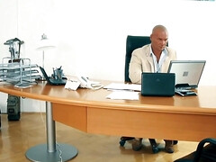 Grosse titten, Blasen, Europäisch, Aufs gesicht abspritzen, Hd, Selbstgemacht, Büro, Flotter dreier