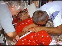 素人, ぽっちゃり, ディルド, お婆さん, 熟年, 三人, おもちゃ, 妻