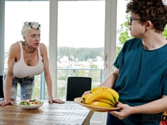 デカ尻, デカチン, デカパイ, ブロンド, フェラチオ, バック, 淫乱熟女, オッパイの