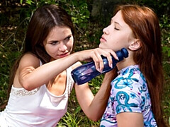 Besar, Lencería, Tetas naturales, Al aire libre, Coño, Afeitado, Adolescente, Tetas