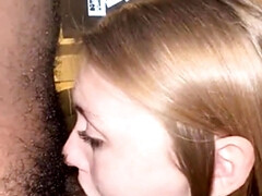 18 ans, Amateur, Blonde, Sucer une bite, Gorge profonde, Hd, Interracial, Adolescente