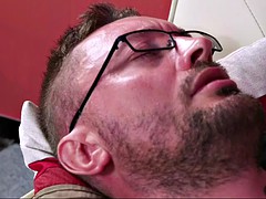 イギリス人, 着衣女と全裸男, ヨーロピアン, フェティッシュ, 手コキする, Hd, タトゥー, 三人