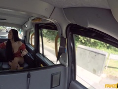 Auto, Lul, Europees, Likken, Buiten, Gezichtspunt, Kort haar, Tatoeage