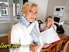 Язык в попке, Блондинки, Сидя на лице, Ноги, Бабушки, Хд, Поцелуи, Лизание