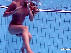 Fetiche, Peludo, Tetas naturales, Piscina, Público, Ruso, Tetas, Bajo el agua